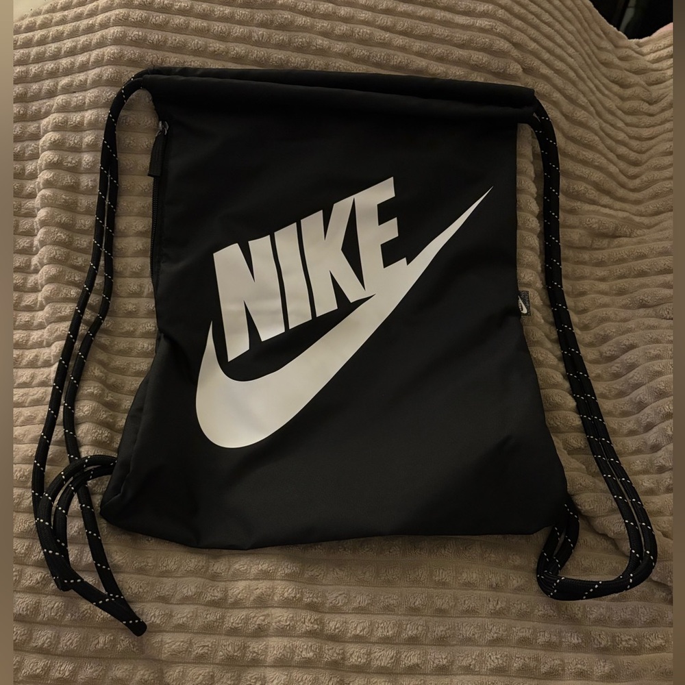NWOT Nike Black and White Drawstring Backpack